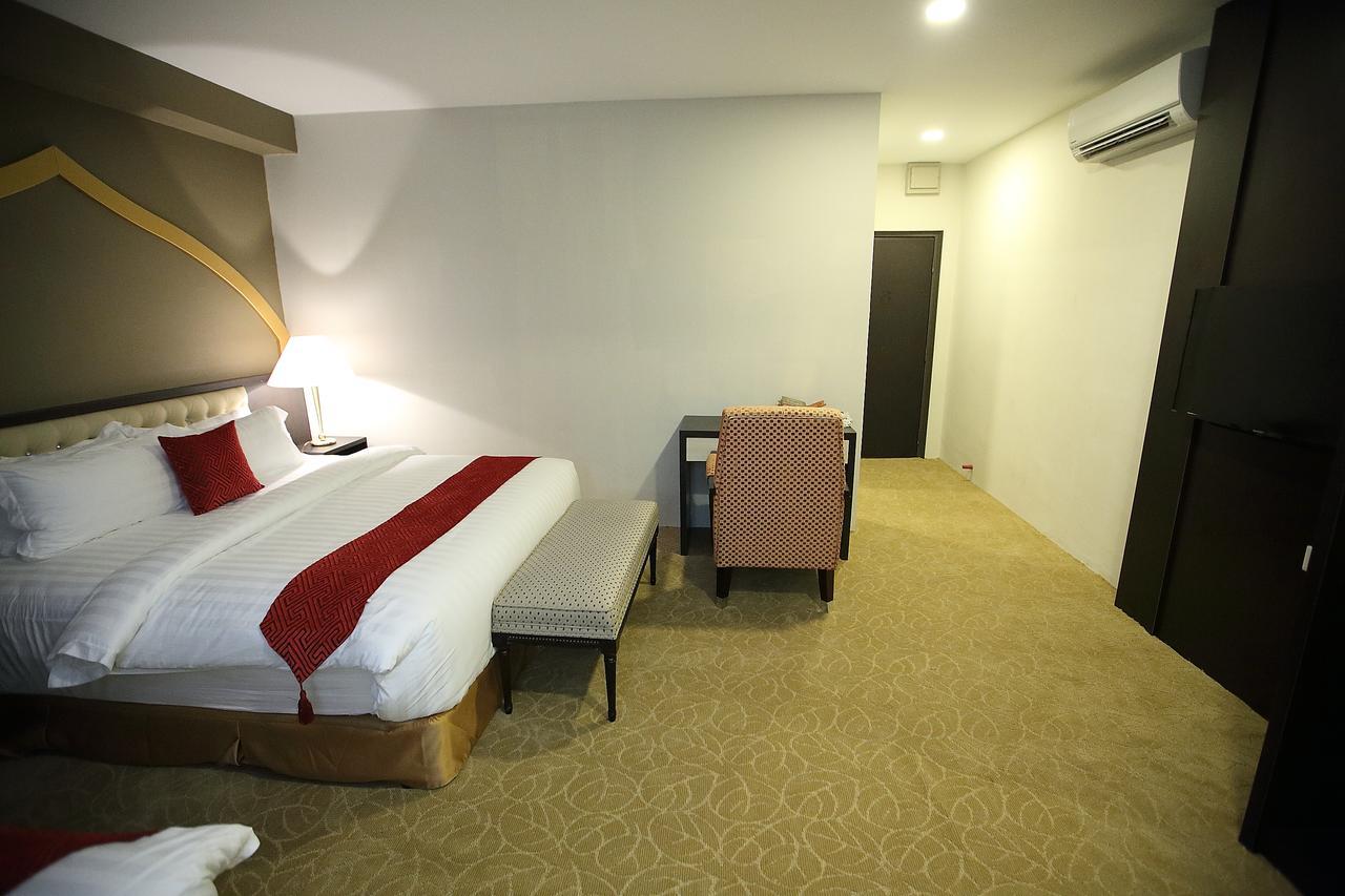 Al Khatiri Hotel Kubang Kerian Zewnętrze zdjęcie